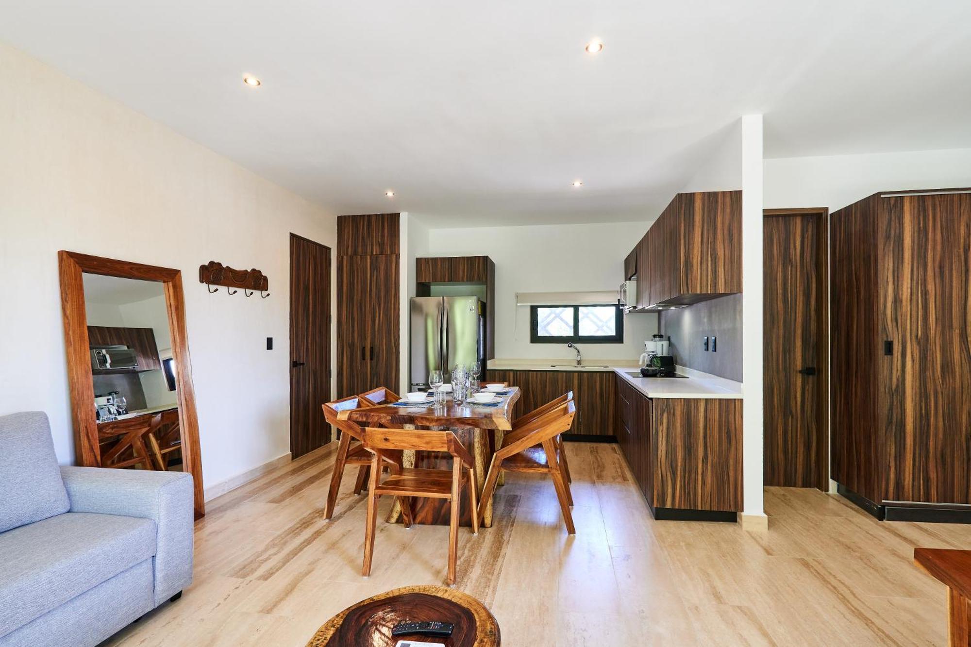 Escape - Stylish Pool, Gym & Parking Apartment Tulum